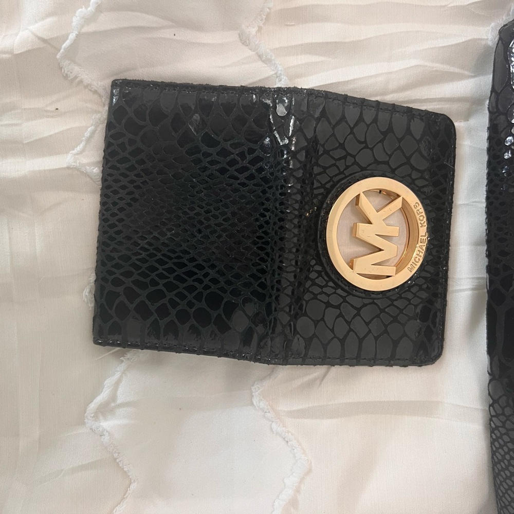 Michael Kors Black Snakeskin Embossed Clutch & Matching Wallet Gold Hardware Set - Picture 7 of 10